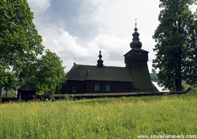 Chiesa di legno a Fricka