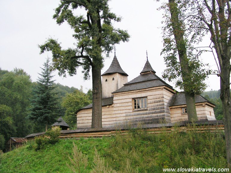 Krajné Čierno - drevený kostol