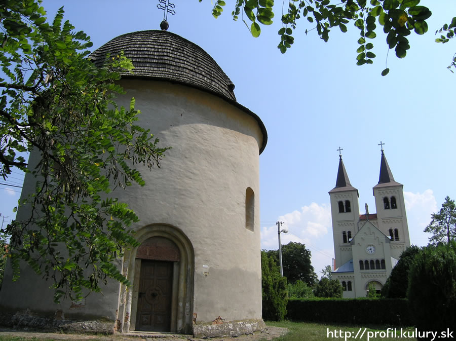 Bíňa - románska rotunda, foto M. Kalinová, http://profil.kultury.sk