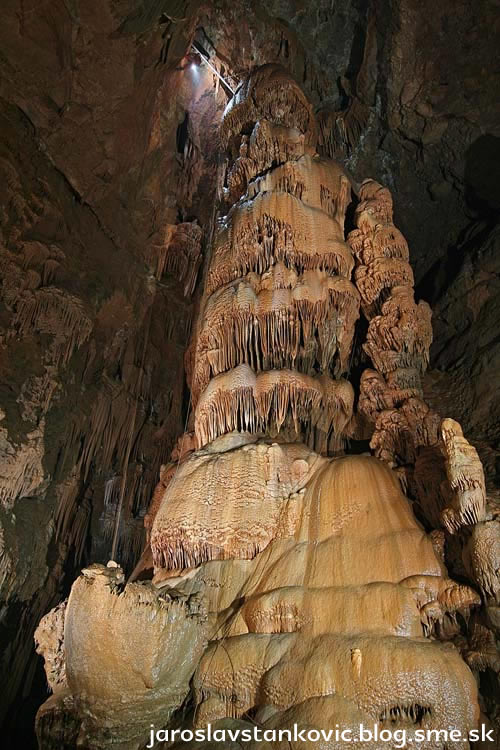 Krasnohorska Cave